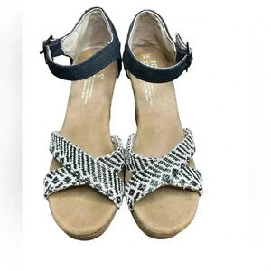 TOMS women’s Strappy Wedge Sandals sz 6 black woven sandal with cork wedge used